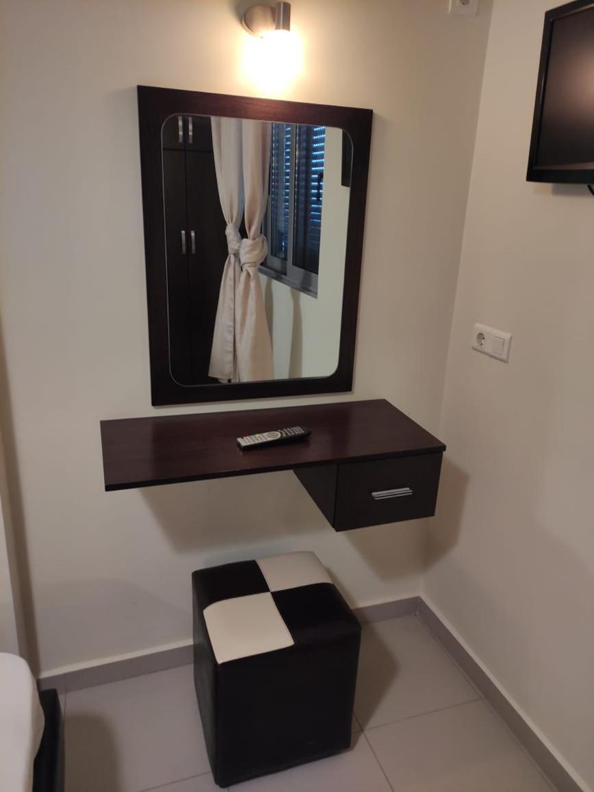 Adam Apartments Sarandë エクステリア 写真
