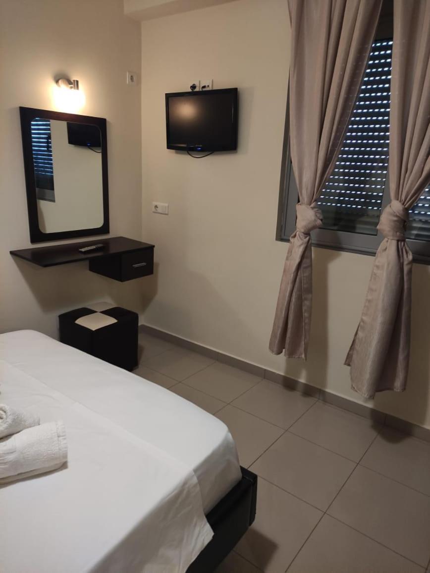 Adam Apartments Sarandë エクステリア 写真