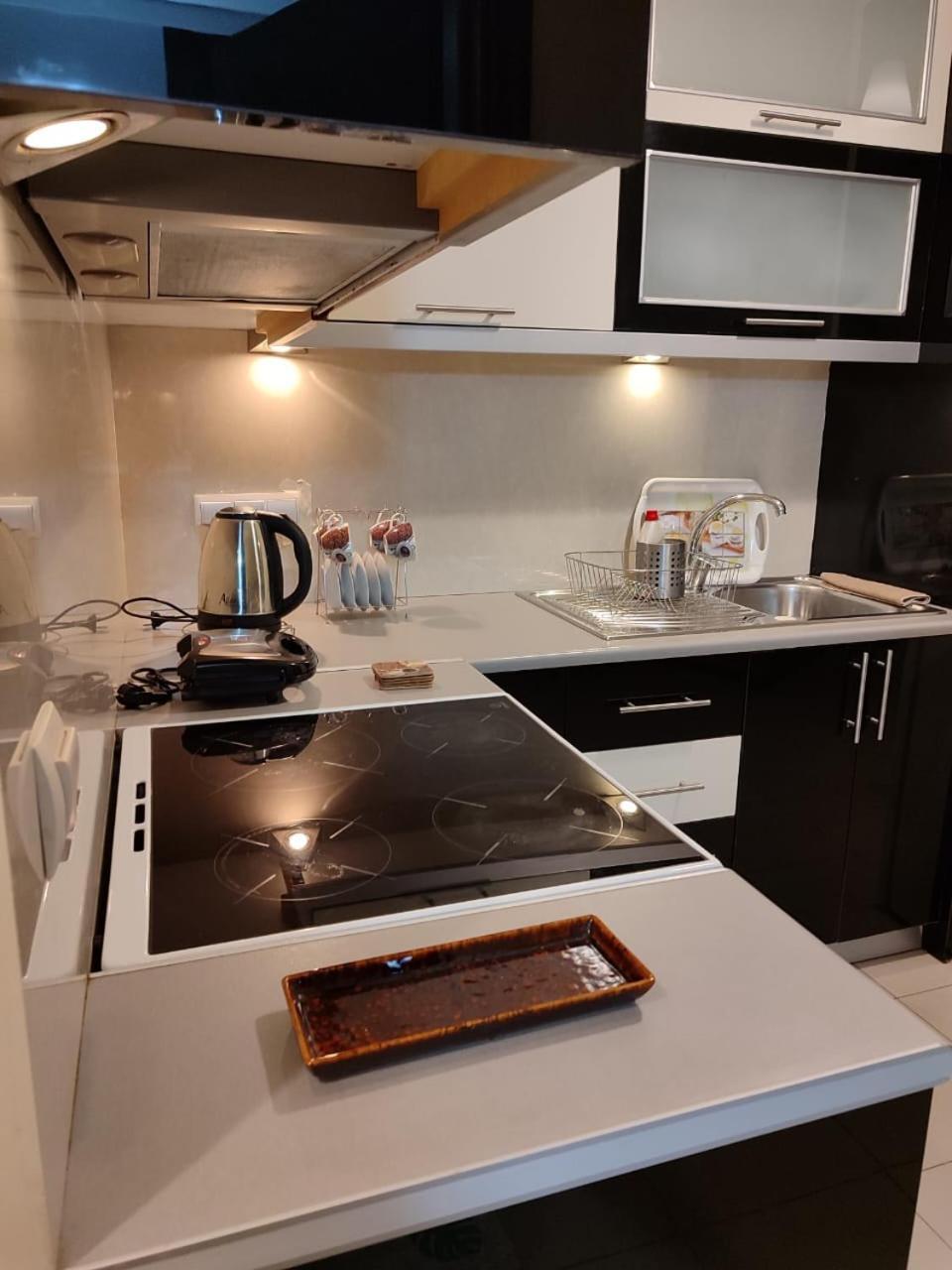 Adam Apartments Sarandë エクステリア 写真